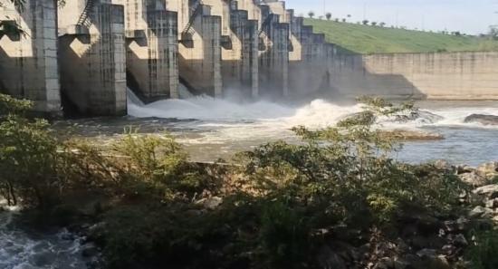 Two Spill Gates of Deduru Oya Opened